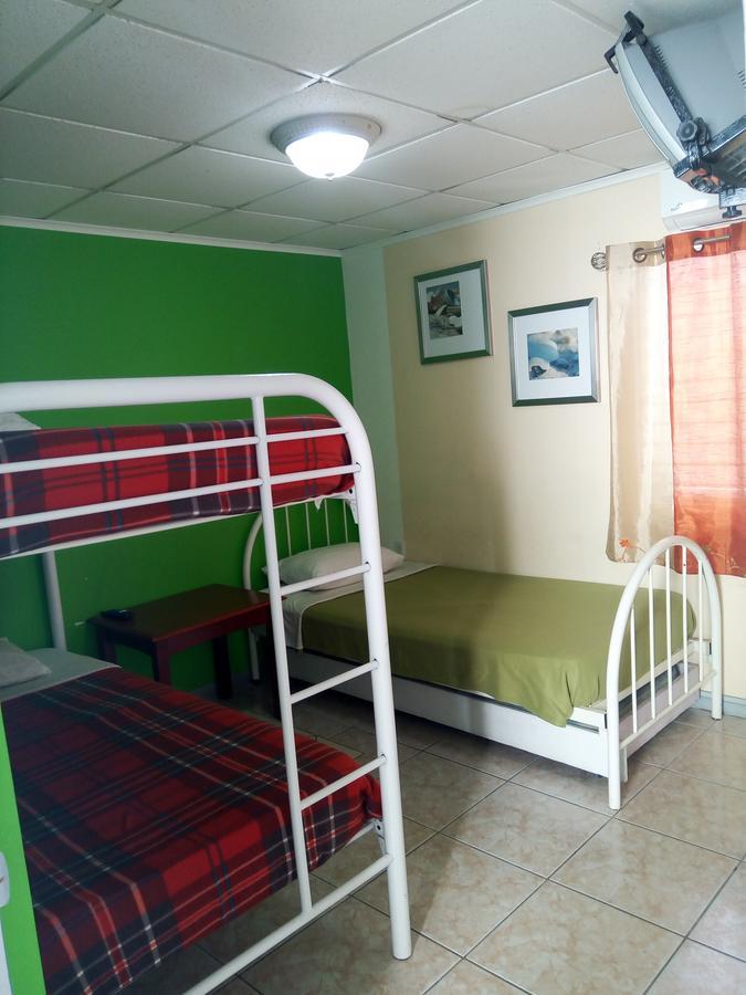 Hostel Room Aruba 오란제스타트 외부 사진