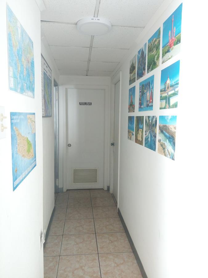 Hostel Room Aruba 오란제스타트 외부 사진